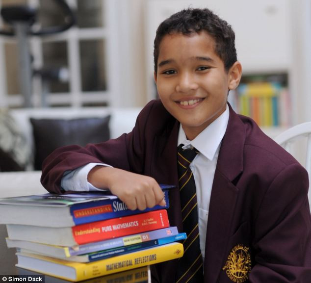 Cel mai tanar student din Marea Britanie. La 9 ani stia deja primele 2.000 de cifre din numarul Pi