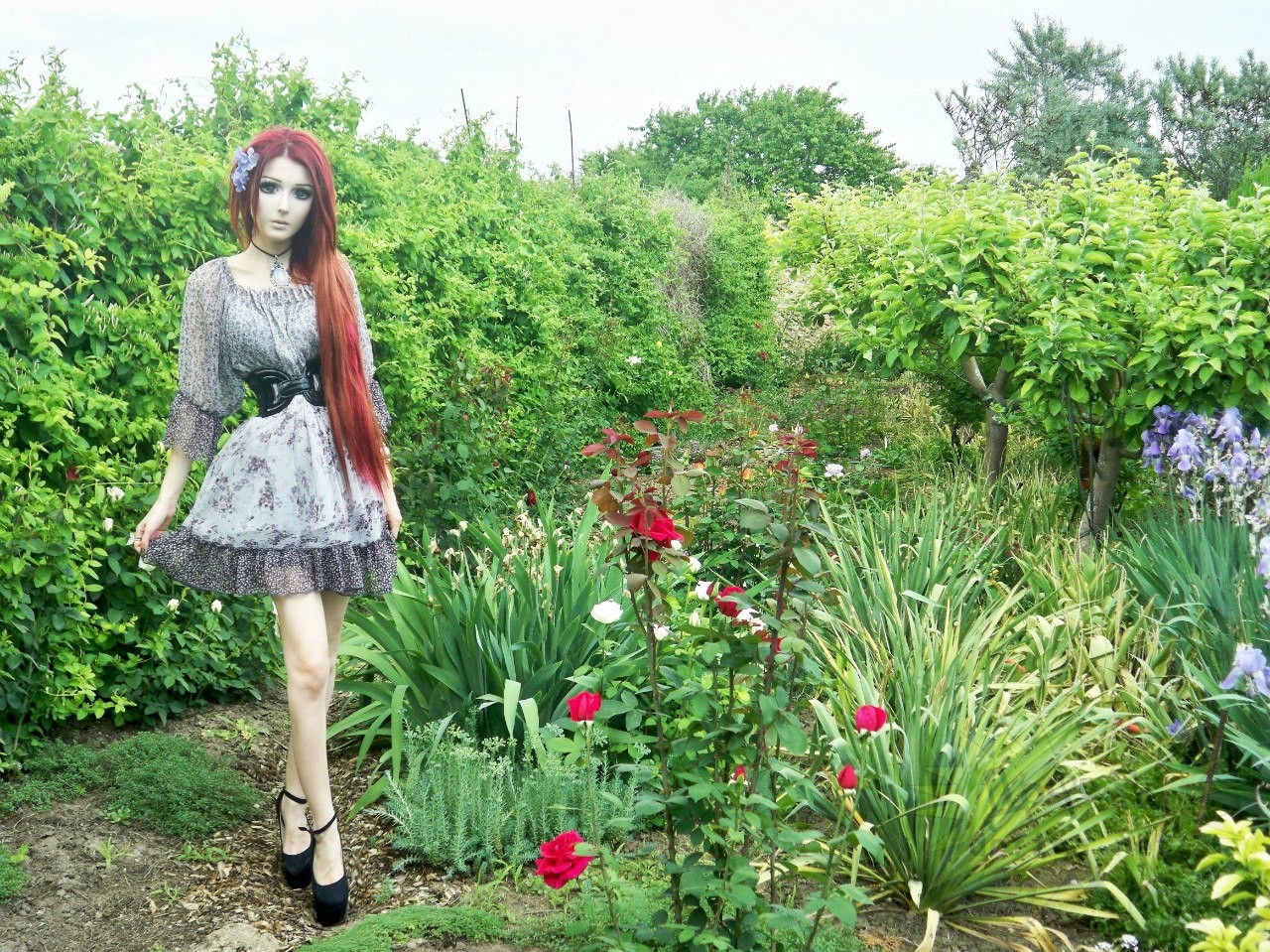 "Este ingrijorator ce se intampla". Nu are nicio interventie chirurgicala si arata asa. GALERIE FOTO