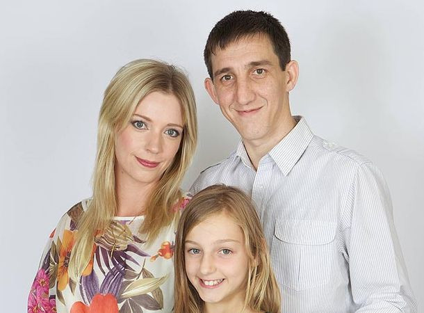 Au avut o aventura de o noapte. L-a cautat apoi 6 ani pentru a-i da vestea care le-a schimbat viata