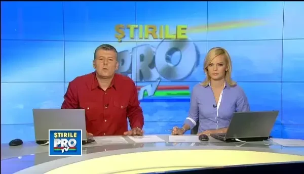 Flacari uriase la un depozit de materiale plastice din Oradea. 70 de pompieri au intervenit