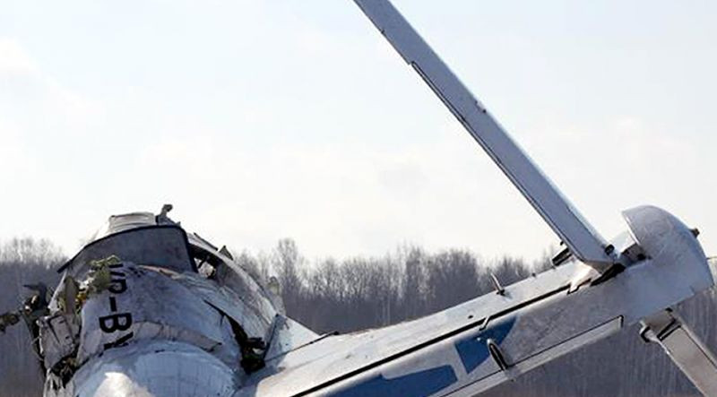 Cel putin zece morti in urma prabusirii unui avion in Rusia
