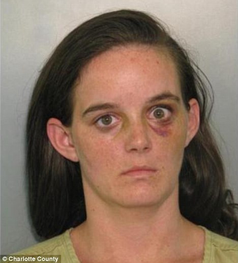 O femeie a fost arestata dupa ce a incercat sa jefuiasca un barbat in timp ce faceau dragoste