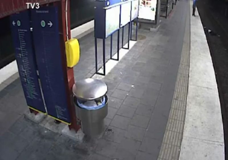 Imaginile care au revoltat o tara intreaga. Un barbat cade pe sinele metroului si este jefuit. VIDEO