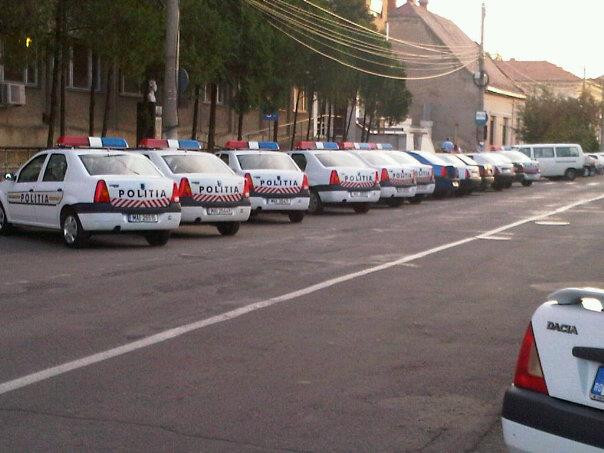 Oamenii LEGII si parcarea. Tu cum crezi ca au ajuns masinile de cealalta parte a drumului?