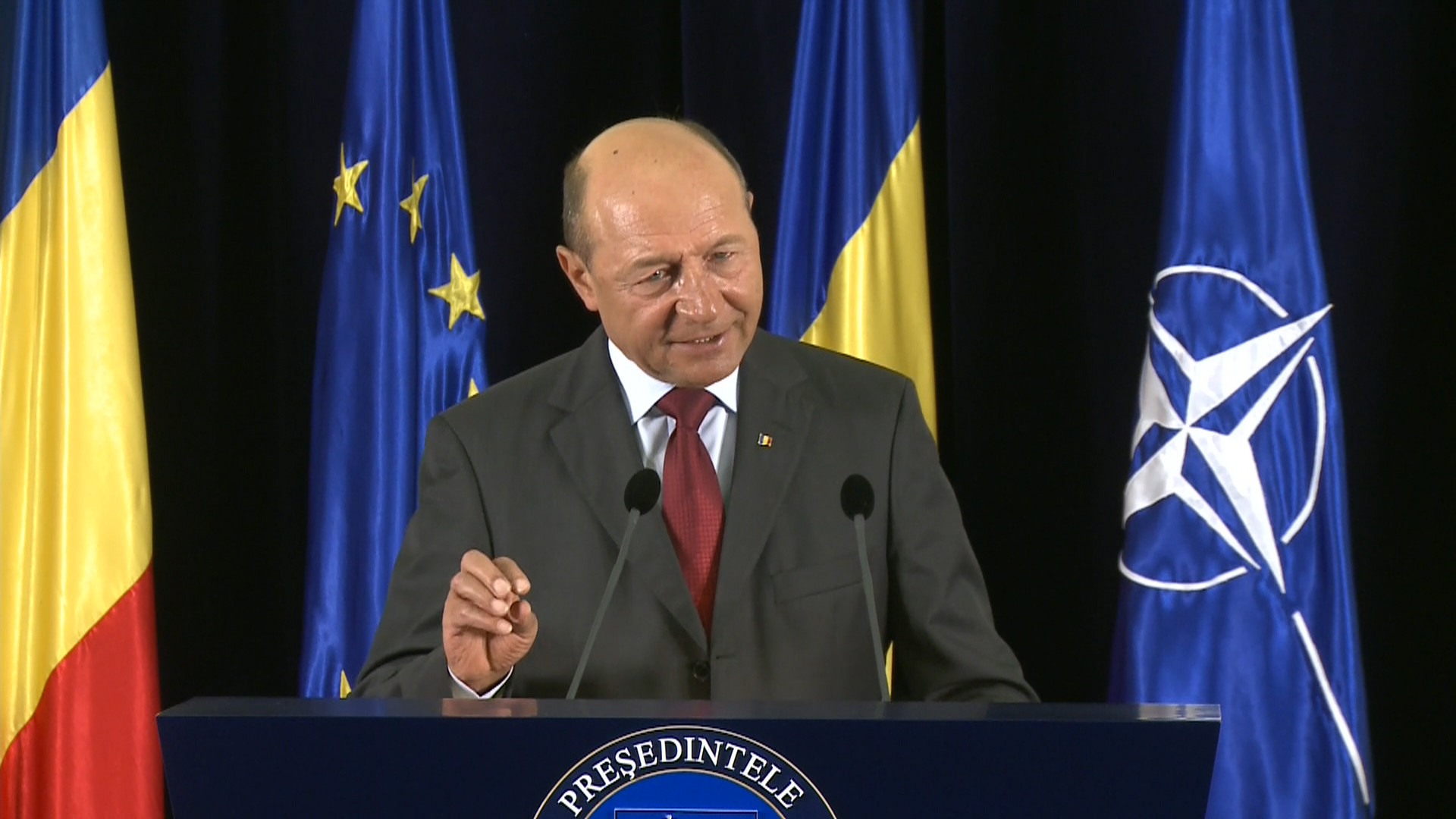 Vocea Rusiei: Basescu incearca sa "reanexeze" R.Moldova prin acordarea de pasapoarte moldovenilor
