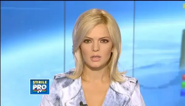 Spulberate ca niste popice de pe marginea drumului. Doua femei au murit lovite de o autoutilitara