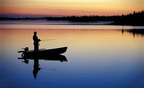 "Captura" cat un atac de cord. Un pescar din Statele Unite a scos din apa un ciorap cu o grenada