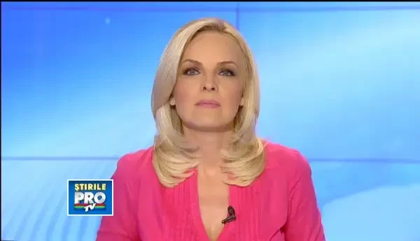 Bataie cu flori de Ziua Capitalei. Bucurestenii s-au lovit cu 2.000 de crizanteme si garoafe