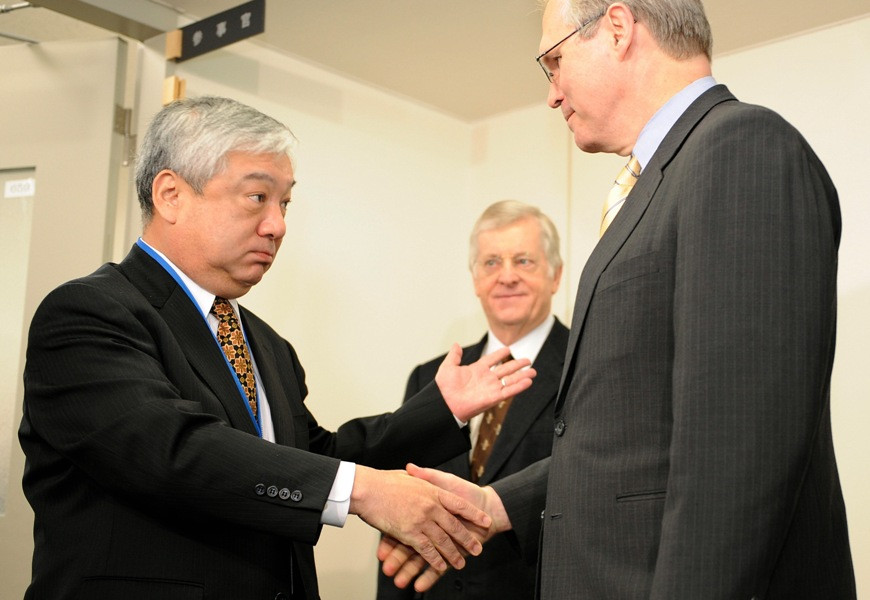 Ambasadorul Japoniei in China a murit la 6 zile dupa numire:"Nu are legatura cu tensiunile din zona"