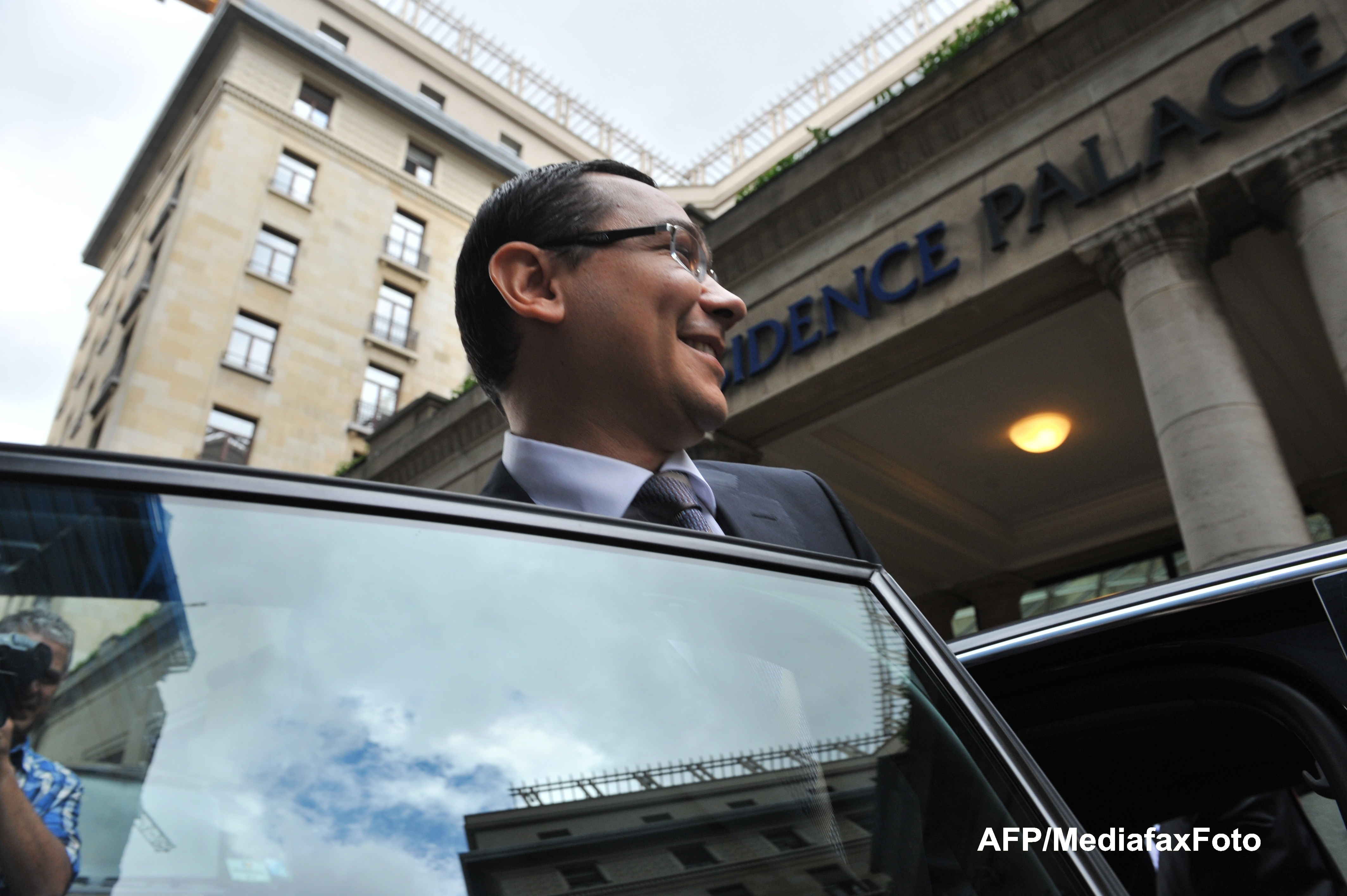 Ponta vrea sa propuna in noua Constitutie ca Parlamentul si justitia sa lucreze si in luna iulie