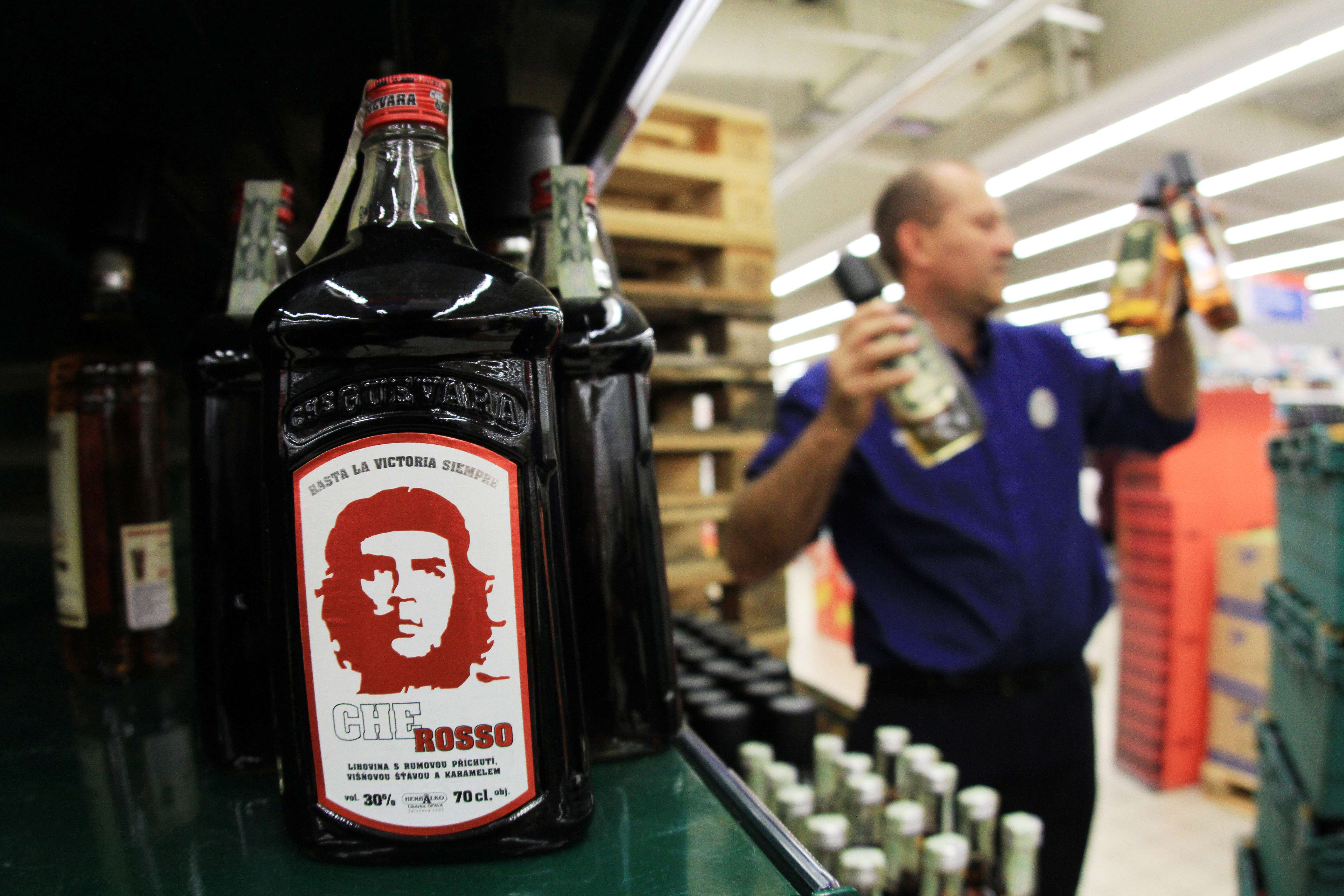 Interdictii la alcool in Cehia si Polonia dupa ce 25 de persoane au murit din cauza unei intoxicatii