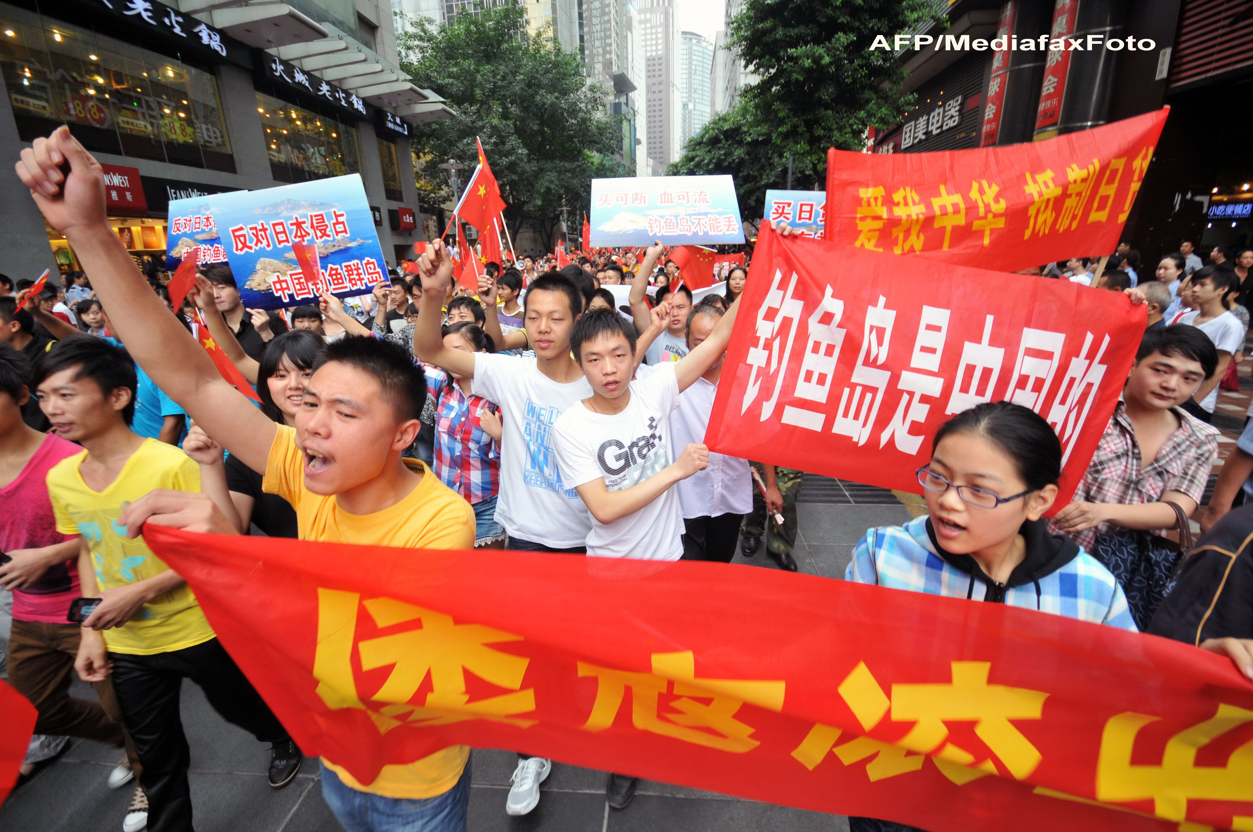 Noi manifestatii antijaponeze in China. Un japonez a atacat cu grenade fumigene consulatul Chinei