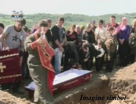 EPOCAL. Si-au ingropat mama, au bocit langa cosciug si au mers acasa. Continuarea e SENZATIONALA