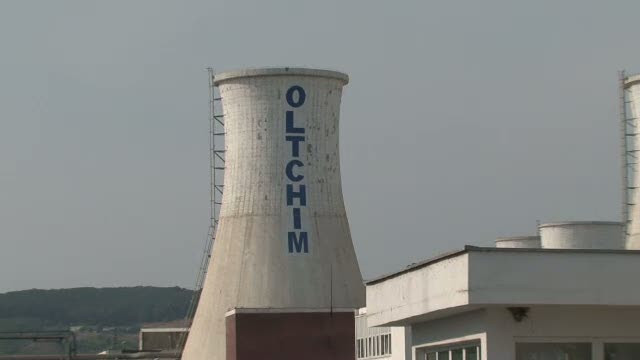 ZF:Ce profituri au facut firmele "capusa“ ale Oltchim cand combinatul era "ingenuncheat“ de pierderi