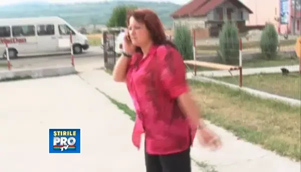 Ce i s-a intamplat unei mirese din Valcea in fata altarului. Sotul a taiat tortul cu sora acesteia