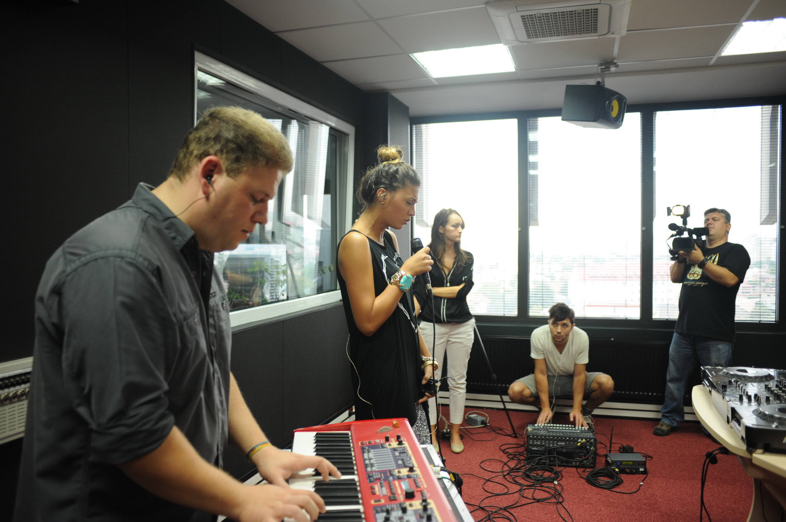 Ne PLACE fata asta foarte TARE: CLIP NOU: Antonia - Jameia! VIDEO