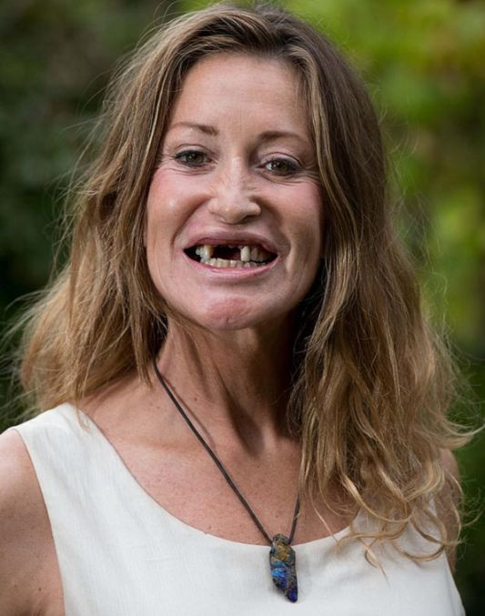 Are trupul unei tinere de 20 de ani, desi are 55. Vedeta a renuntat fara nicio retinere la haine