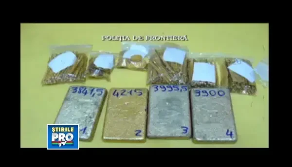 Bagaje pline de bogatii. Un turc a intrat in tara cu 20 kg de lingouri si bijuterii nedeclarate