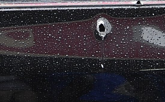 Misterul glontului ratacit in supermarket. Armata spune ca e imposibil sa fi venit din poligon