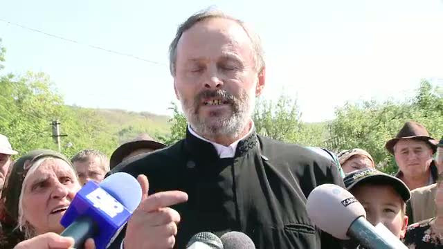 Preot din Bohotin, acuzat ca a atins in mod necuviincios mai multe tinere