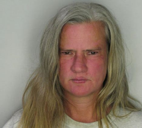 Politistii care cautau un barbat suspectat de jaf au avut parte de o surpriza cand l-au capturat