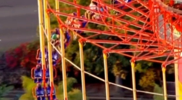 Cateva minute de adrenalina s-au transformat in 3 ore de cosmar intr-un parc de distractii din SUA