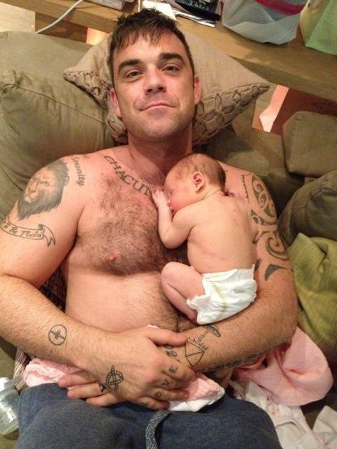 O fotografie cat 1.000 de cuvinte. Robbie Williams, asa cum fanii nu l-au mai vazut. VIDEO