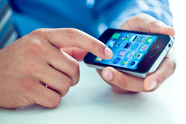 Cererea de telefoane smart este tot mai mica. Vanzarile ar putea scadea foarte de mult, incepand din 2014