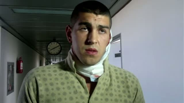 Clipe de cosmar pentru un elev roman. A vrut sa isi apere un coleg, insa a fost injunghiat in gat