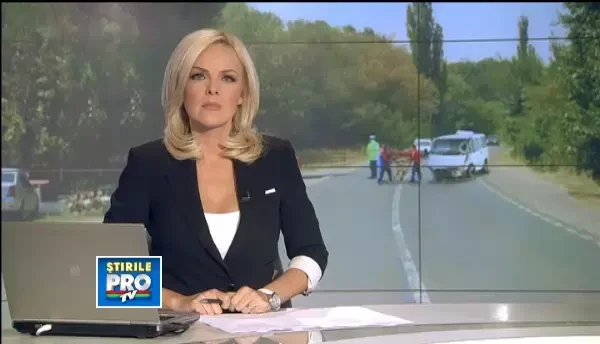 Accident devastator in Bihor. Un sofer nu si-a mai putut stapani masina si a intrat intr-un microbuz