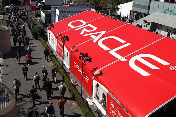 Seful Oracle a avut in anul fiscal 2012 un salariu de 1 dolar si beneficii de 96 milioane dolari