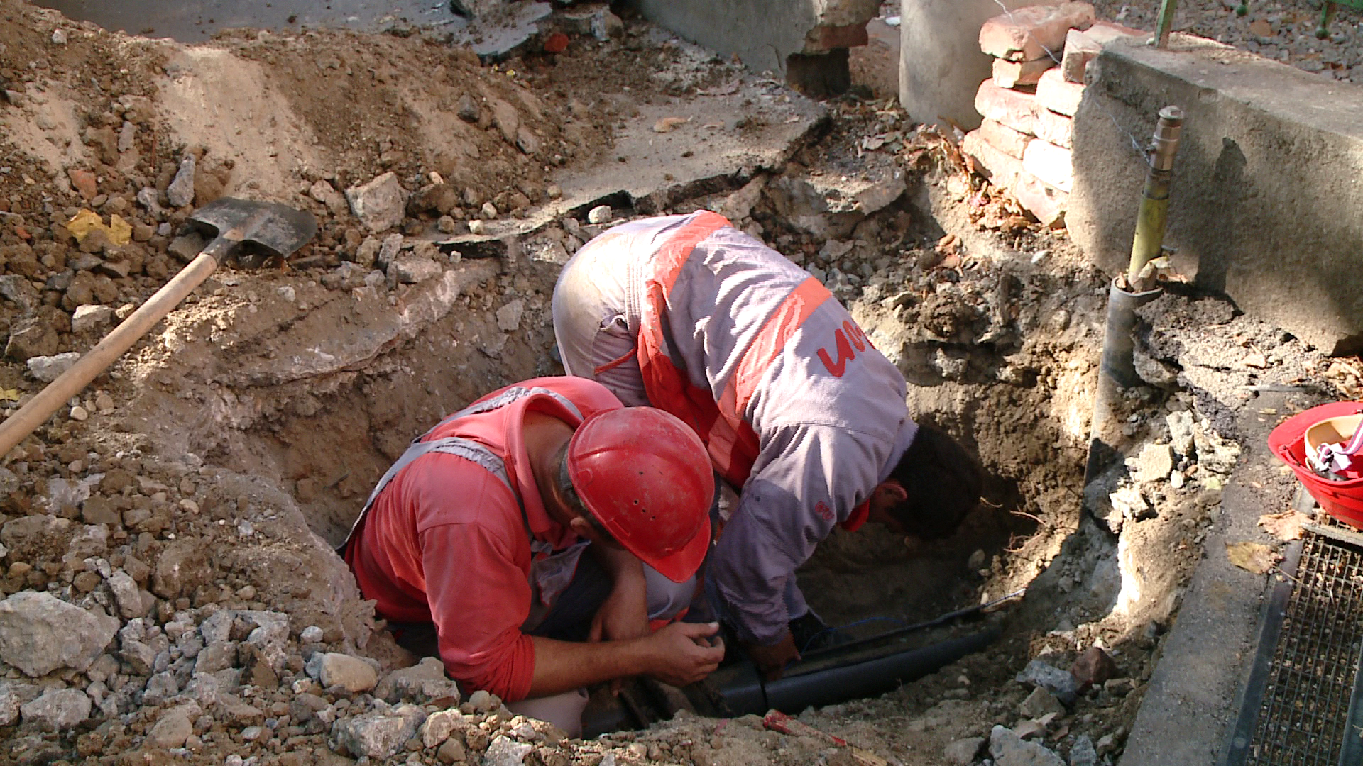 S-a dat alarma in aceasta dimineata la Deva dupa ce o masina a spart o teava de gaz