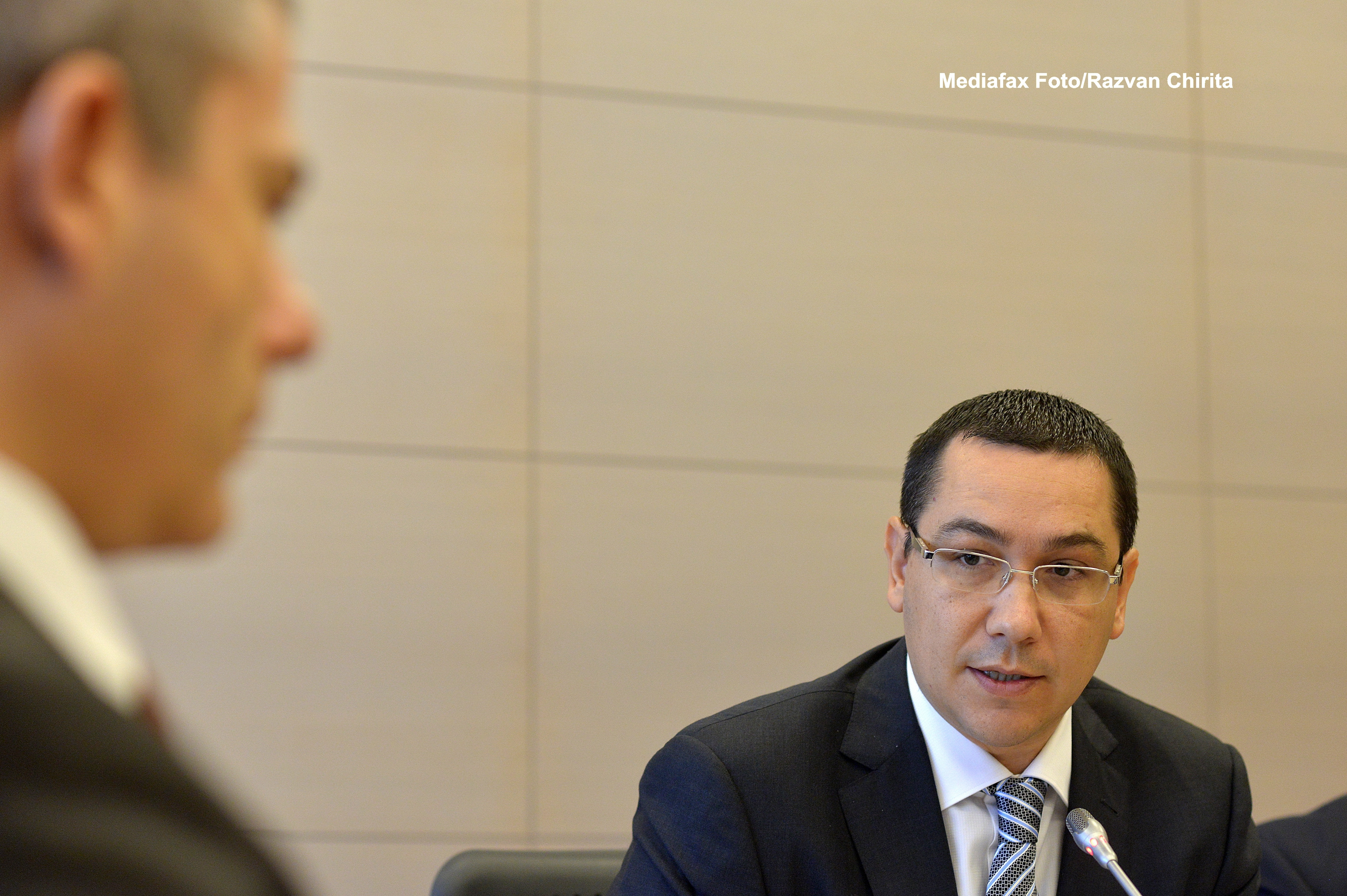 Victor Ponta: Am discutat cu Basescu inainte de interimat despre procedura pentru procurori