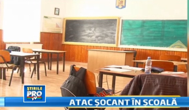 Scena SOCANTA in Romania.Un elev cu schizofrenie si-a atacat cu un cutit colegul in fata profesoarei