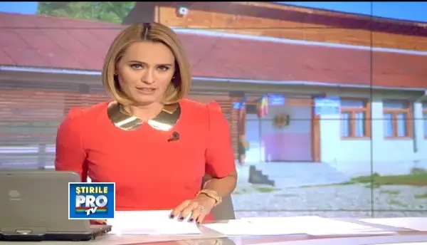 Inceput de scoala de cosmar pentru o eleva din Urlati. A fost lovita in cap de o teava metalica