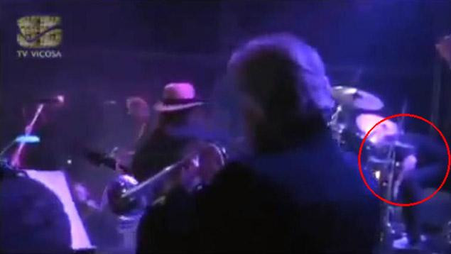 Mii de oameni au privit ingroziti scena. Ce s-a intamplat in timpul unui concert. VIDEO