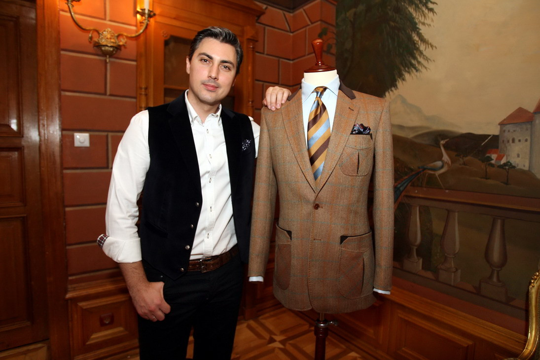 Cea mai fina lana din lume, adusa in Romania: un metru costa 2000 de euro!