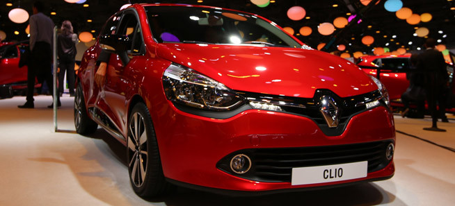 VIDEO Renault a lansat noul Clio la Salonul Auto de la Paris! Vezi aici cum arata si cele mai tari aparitii: