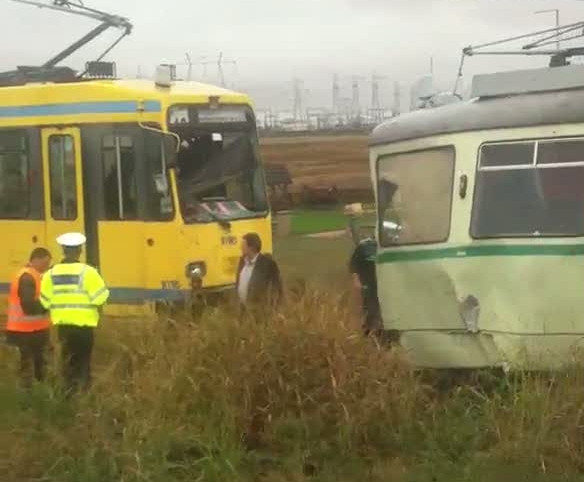 Vatmanul cercetat dupa ce s-a ciocnit cu un alt tramvai conduce in continuare
