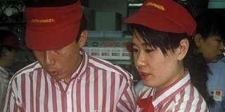 Povesti de groaza de la McDonald's SUA spuse de angajatii companiei