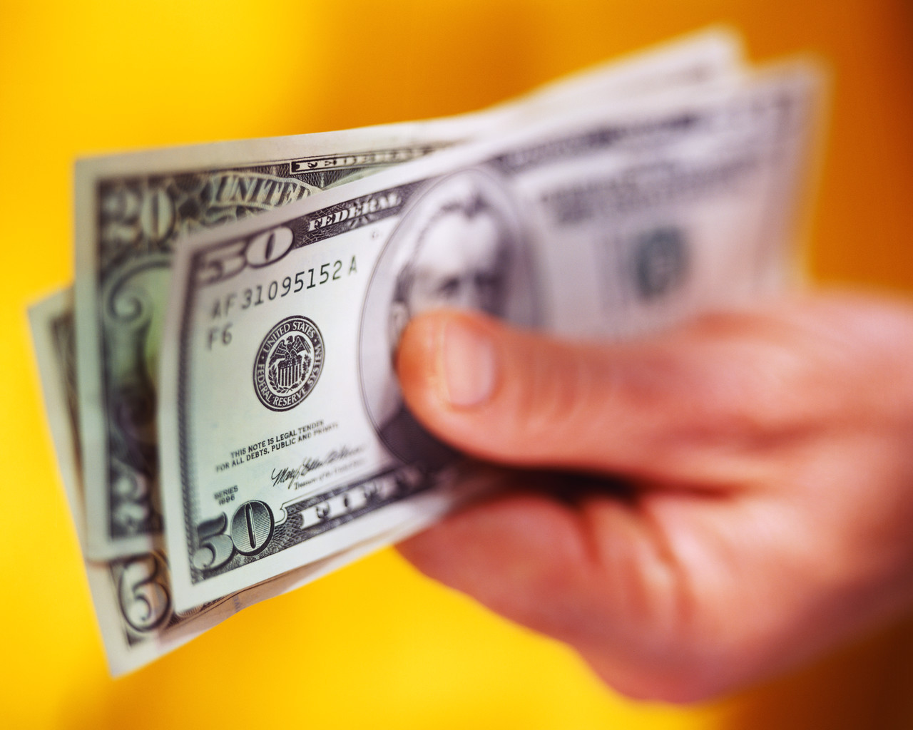 Povestea incredibila a femeii care de 16 ani traieste fara bani si calatoreste in toata lumea