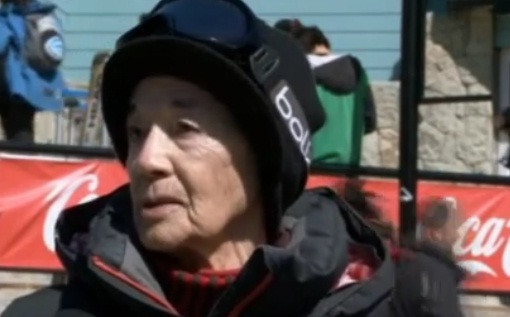 La 92 de ani, aceasta femeie nu vrea sa renunte la cea mai mare placere din tinerete