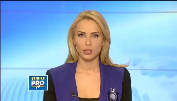 Masina in care se afla o familie s-a oprit inexplicabil pe calea ferata. A fost lovita de tren