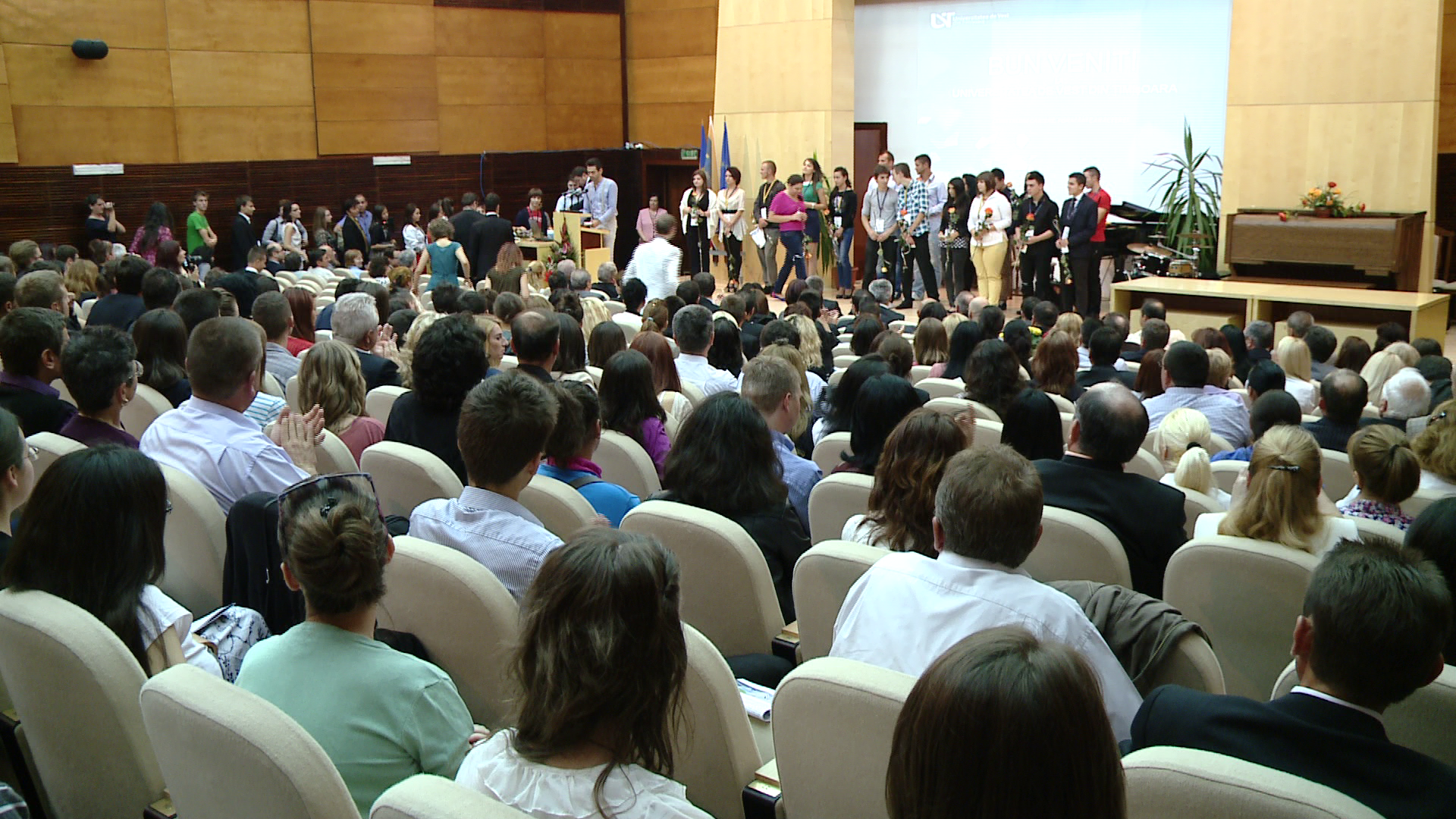 Festivitate de deschidere la Universitatea de Vest. 18.000 de studenti vor incepe cursurile