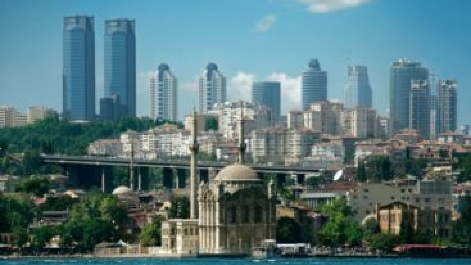 "E spectaculos!". Cum s-a transformat un oras musulmana intr-o metropola occidentala