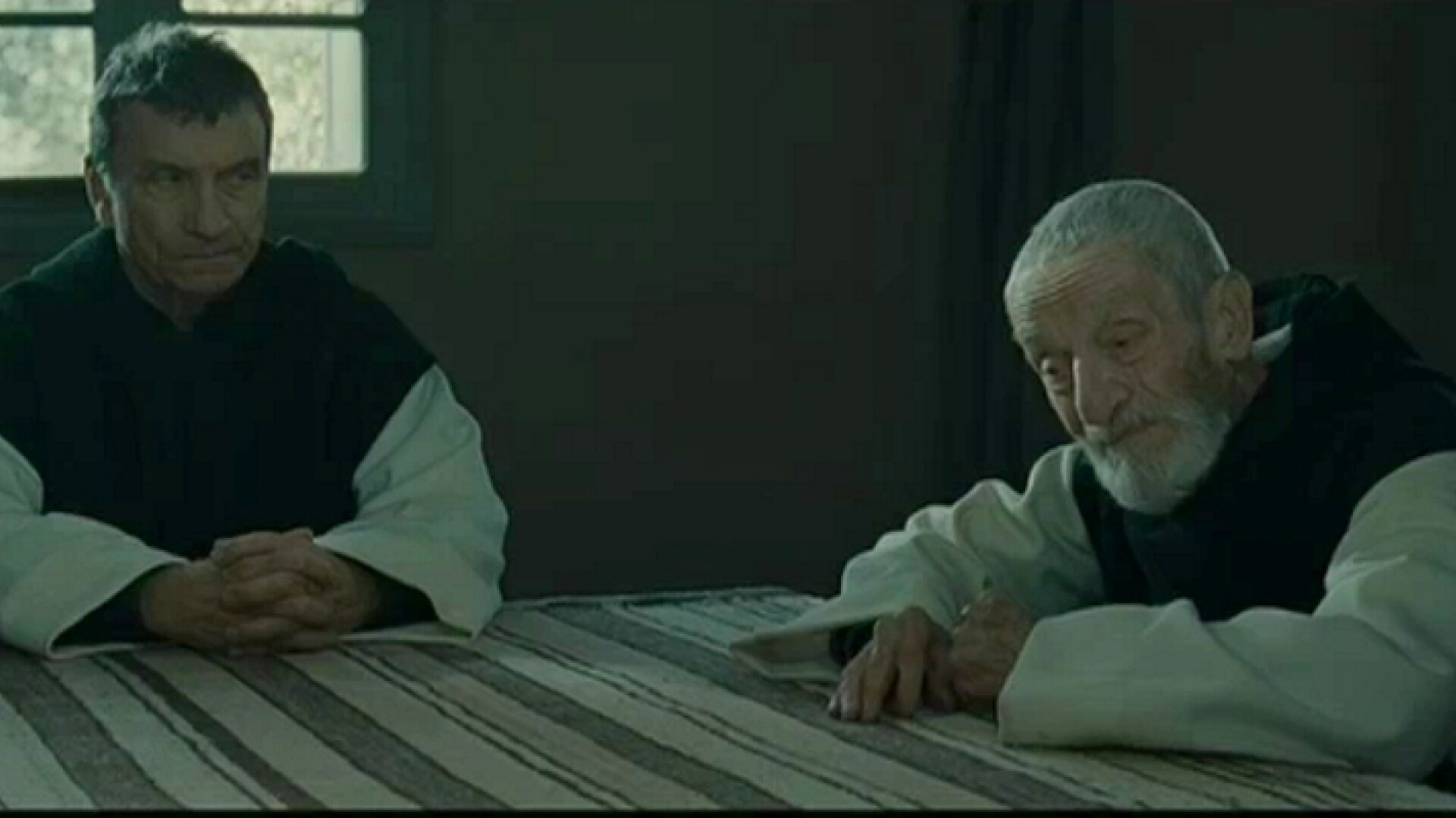 Mai sangeros de atat nu se poate. Cativa calugari au fost rapiti si ucisi cu sange rece