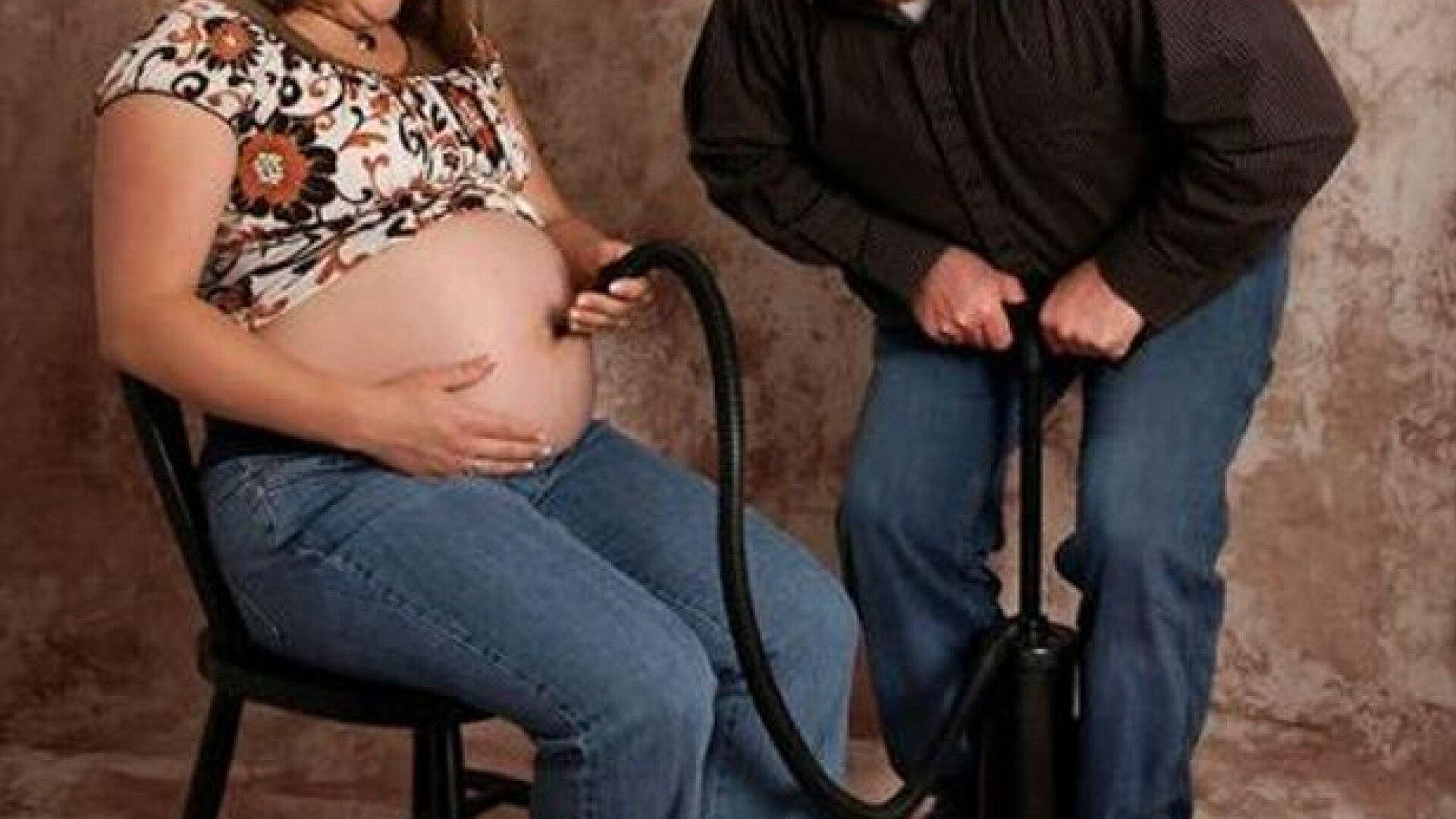 "Cum au putut sa se pozeze asa?". Cele mai amuzante poze cu femei gravide. GALERIE FOTO