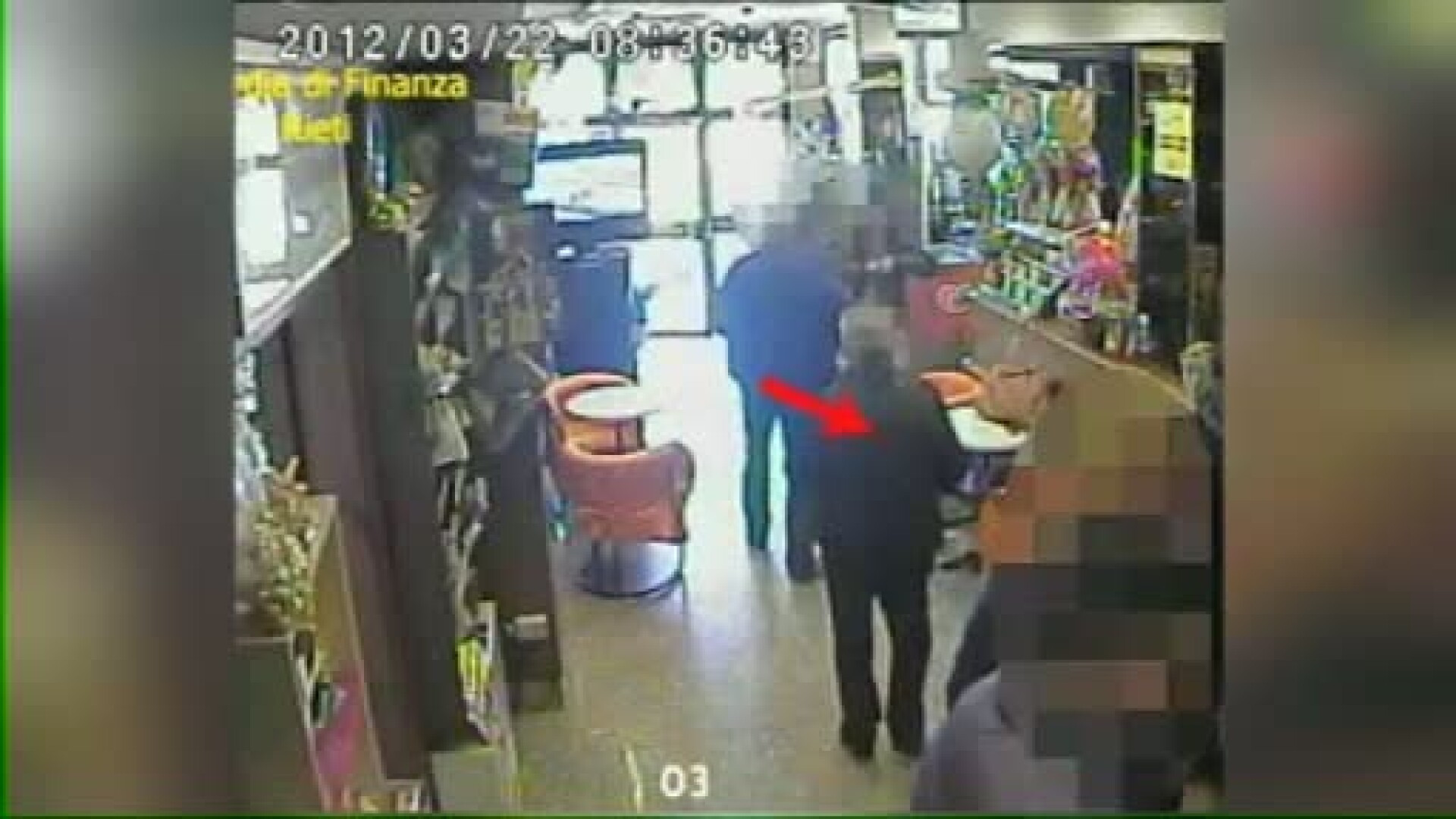 Timp de 30 de ani s-a prefacut ca e orb. Statul italian i-a dat 200.000 de euro ca ajutor social