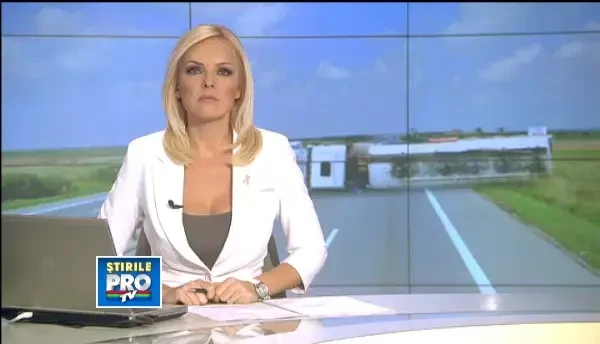 Un TIR incarcat cu 20 de tone de soda caustica s-a rasturnat pe A1, in Dambovita