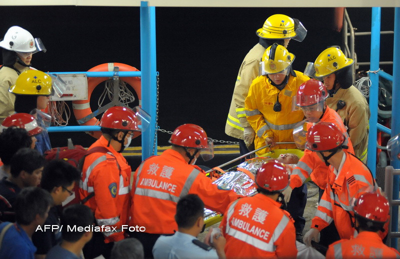 36 de oameni au murit in Hong Kong, dupa ce ambarcatiunea lor a fost lovita de un feribot